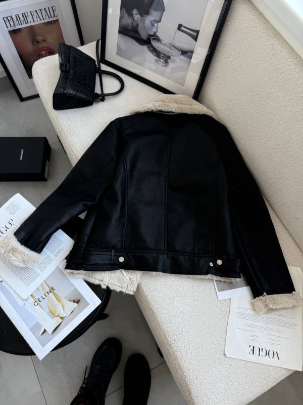 Дублянка жіноча чорного кольору