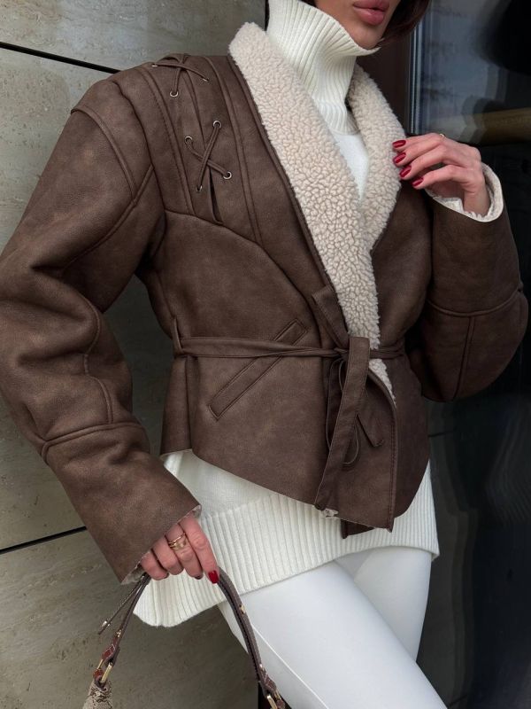 Дублянка жіноча коричневого кольору