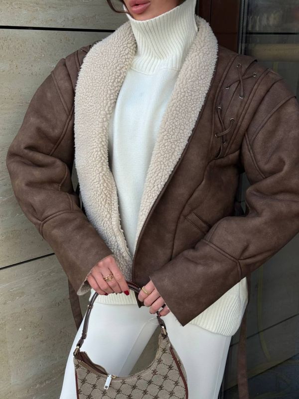 Дублянка жіноча коричневого кольору